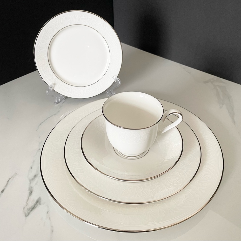 5 Piece Place Setting - Hannah Platinum - by Lenox